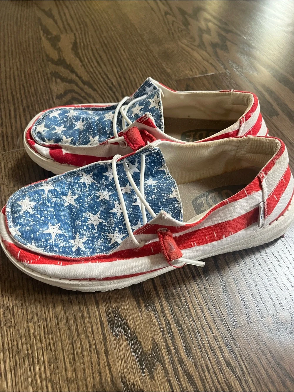 Hey Dude Kids Moccasins in Red, White & Blue Star-Stripe Print kids size 5 USA